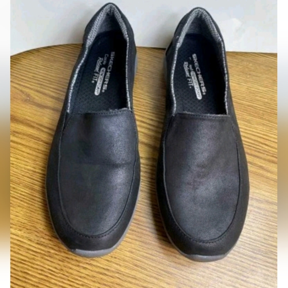 Skechers Women's Cooled Memory Foam Relaxed Fit Slip On Shoes Size 9M Black